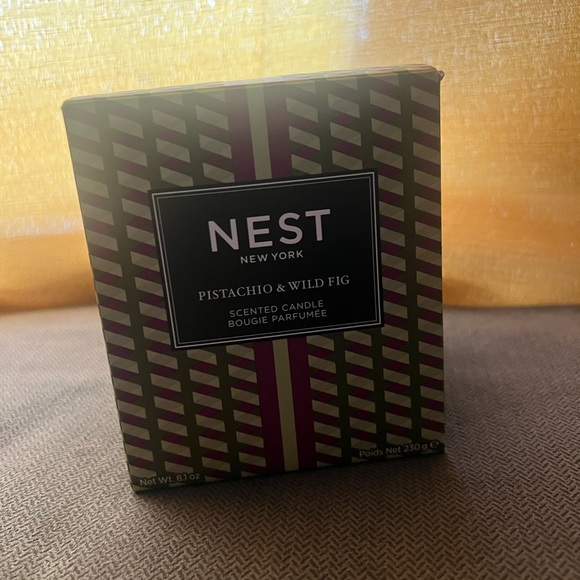 NEST Fragrances New York Pistachio and Fig Candle - Picture 2 of 14